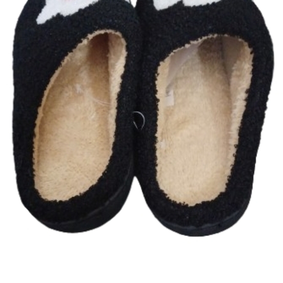 Cozy Non Skid Black Slippers with Floral Design Rubber Bottom - Picture 3 of 3